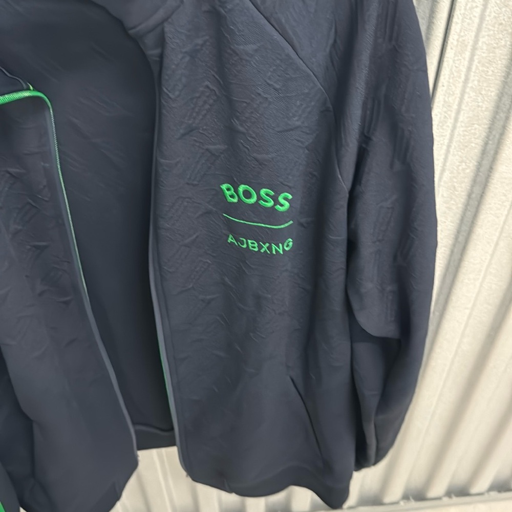 Boss - Picture 2 of 12